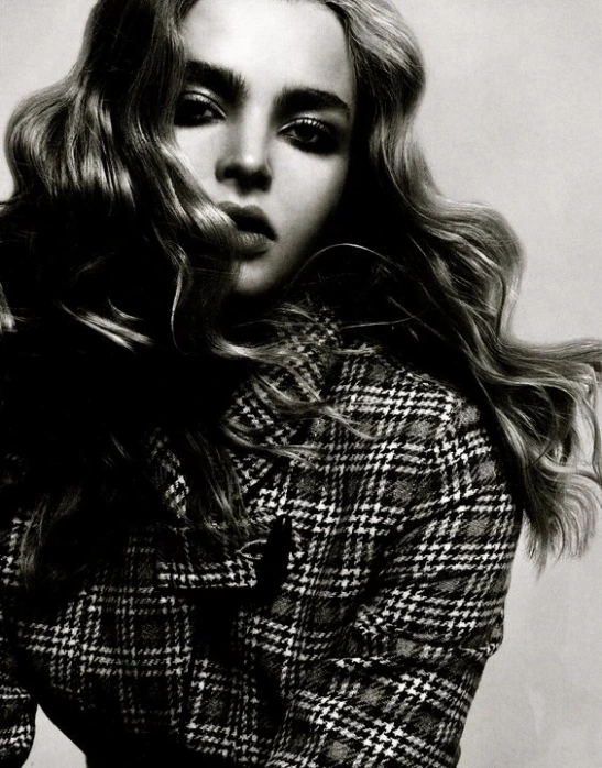 May Gil - Modelling images black and white.